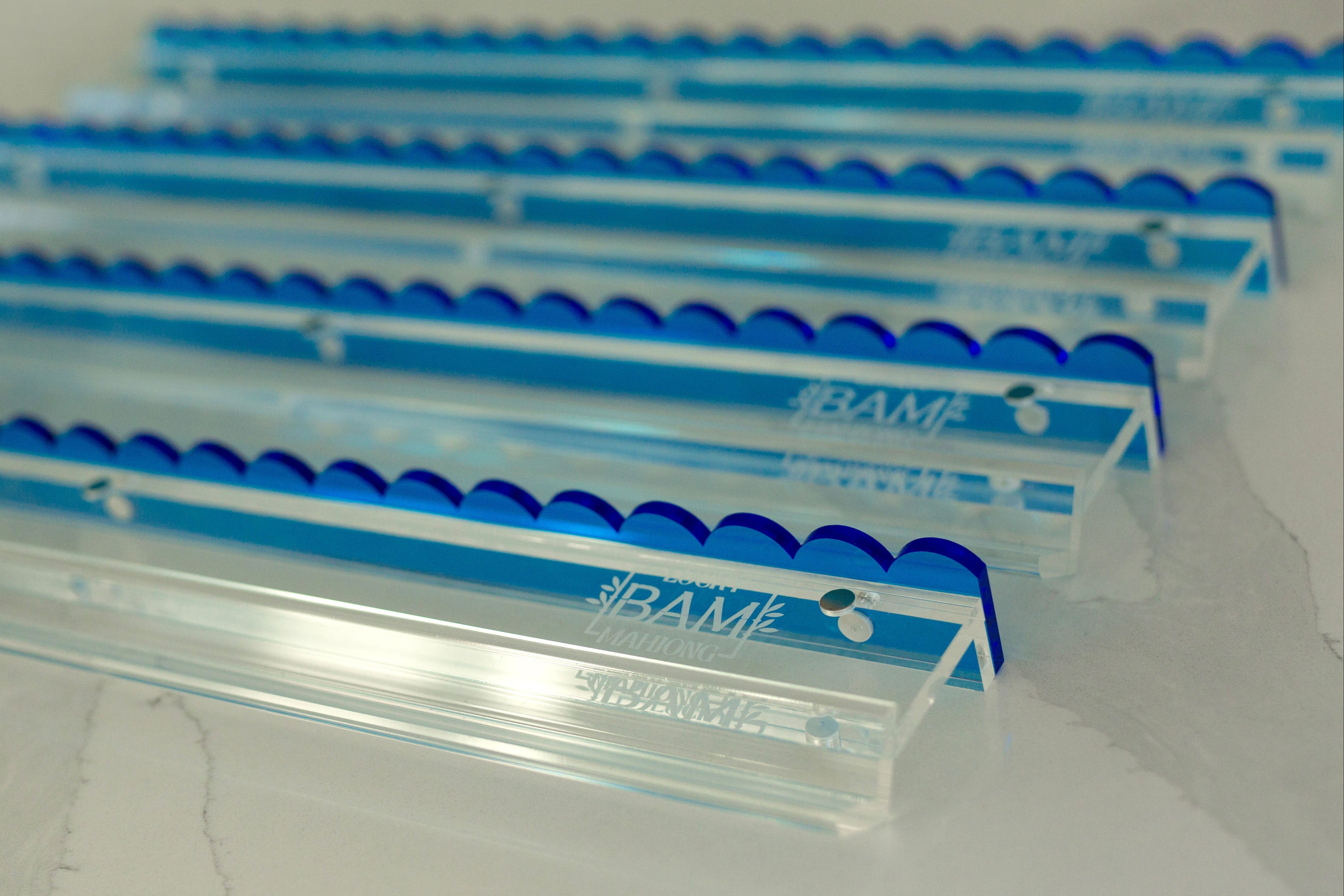 Clear Mahjong Rack Set with Blue Scalloped Pusher