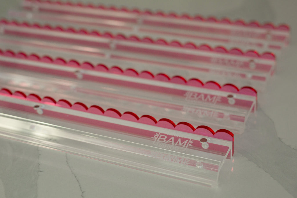 Clear Mahjong Rack Set with Pink Scalloped Pusher