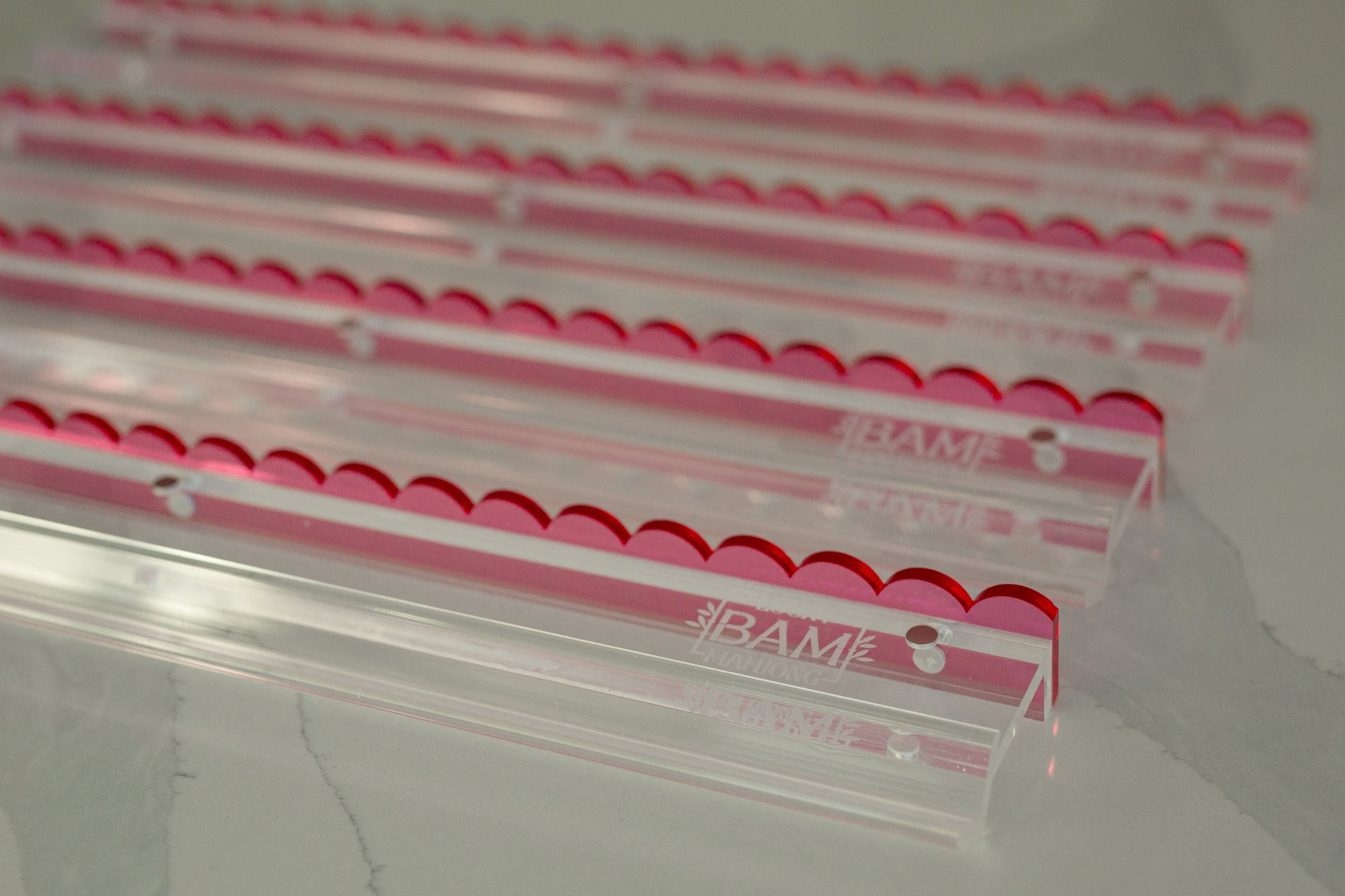 Clear Mahjong Rack Set with Pink Scalloped Pusher