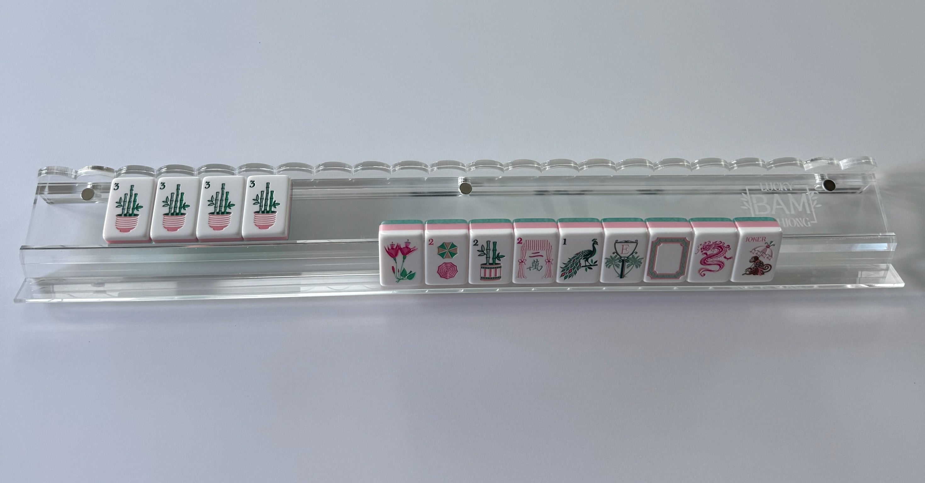Clear Mahjong Rack Set with Clear Scalloped Pusher